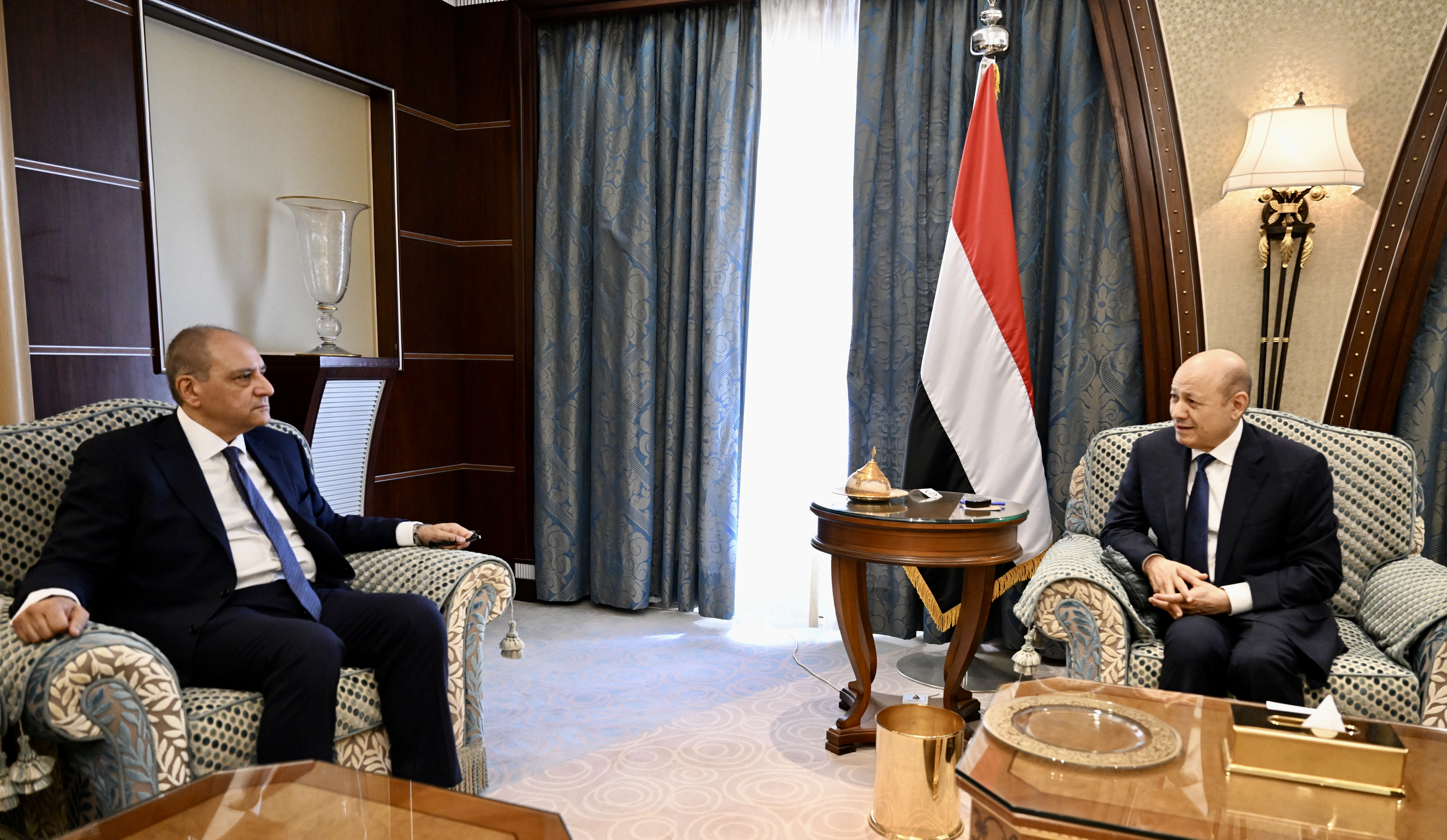 President Al- Alimi receives the Egyptian Ambassador to Yemen