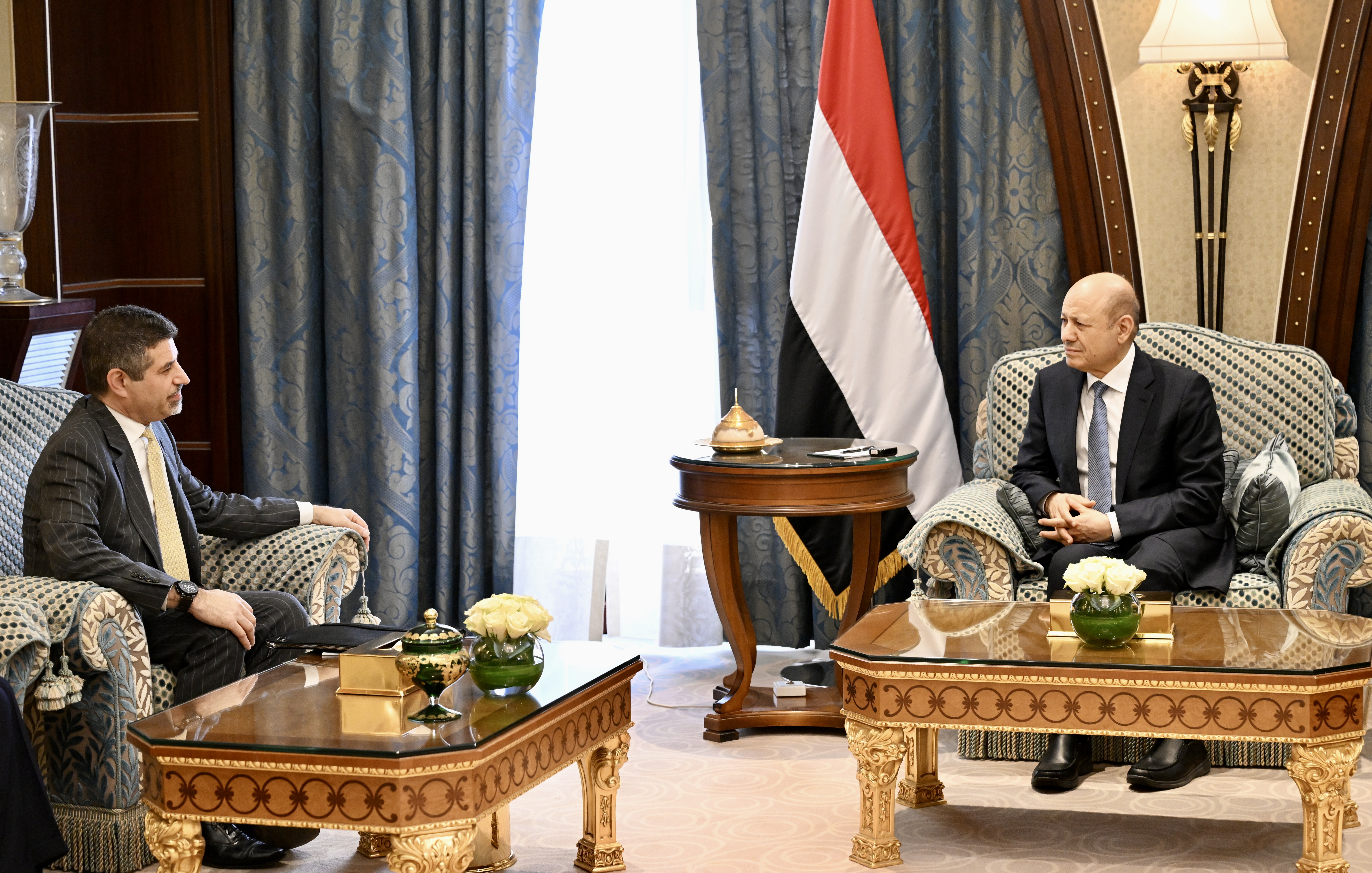 President al-Alimi receives American Ambassador