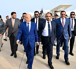 President Al-Alimi arrives in Al Mukalla with Abdullah Al-Alimi and Othman Mujali, Members of the Council