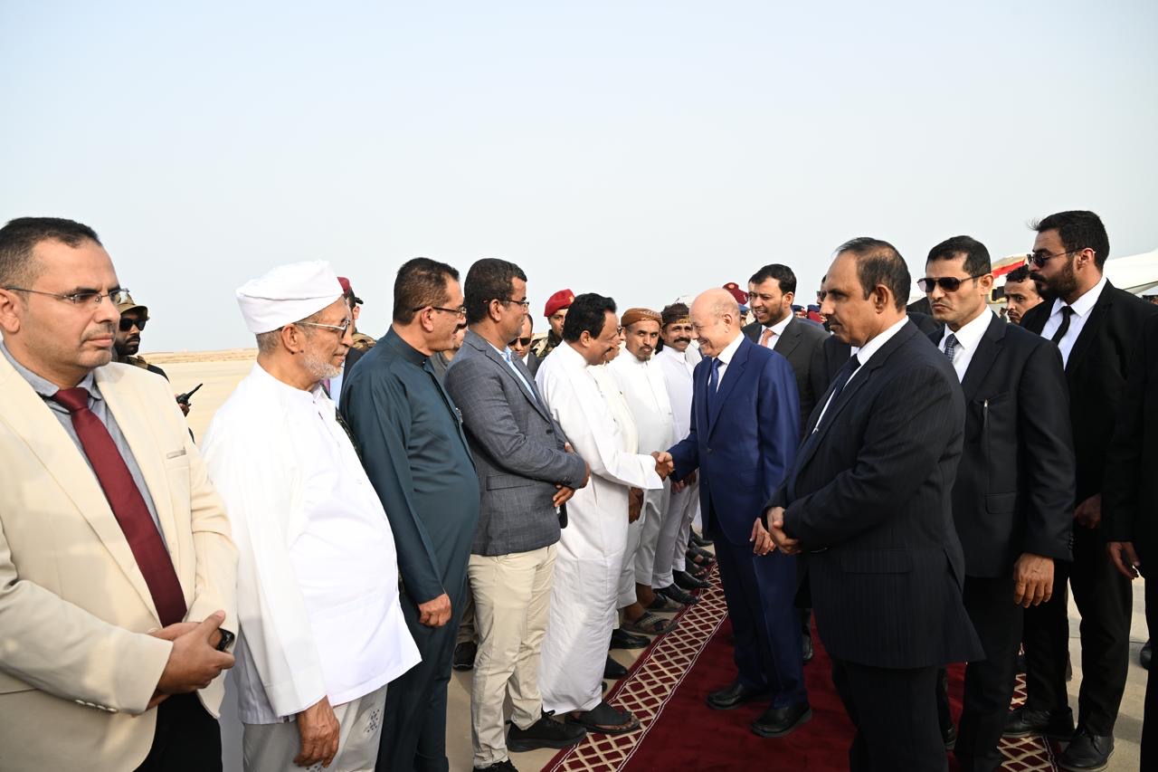 PRESIDENT AL-ALIMI ARRIVES IN AL MUKALLA WITH ABDULLAH AL-ALIMI AND OTHMAN MUJALI, MEMBERS OF THE COUNCIL (2)