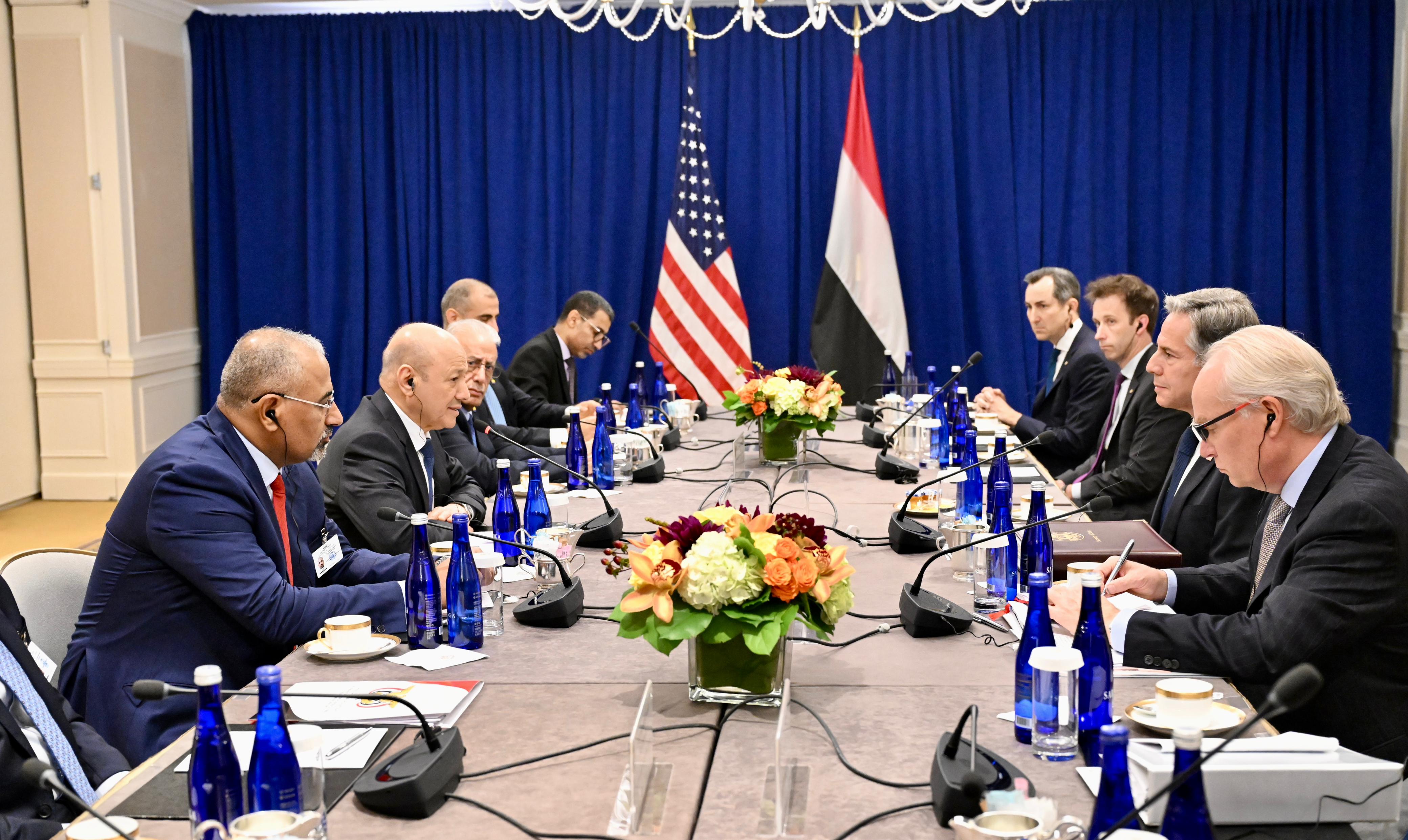 PRESIDENT OF THE PRESIDENTIAL LEADERSHIP COUNCIL DISCUSSES WITH THE US SECRETARY OF STATE BILATERAL RELATIONS AND OPPORTUNITIES TO REVIVE PEACE IN YEMEN Mon ، 18 Sep 2023