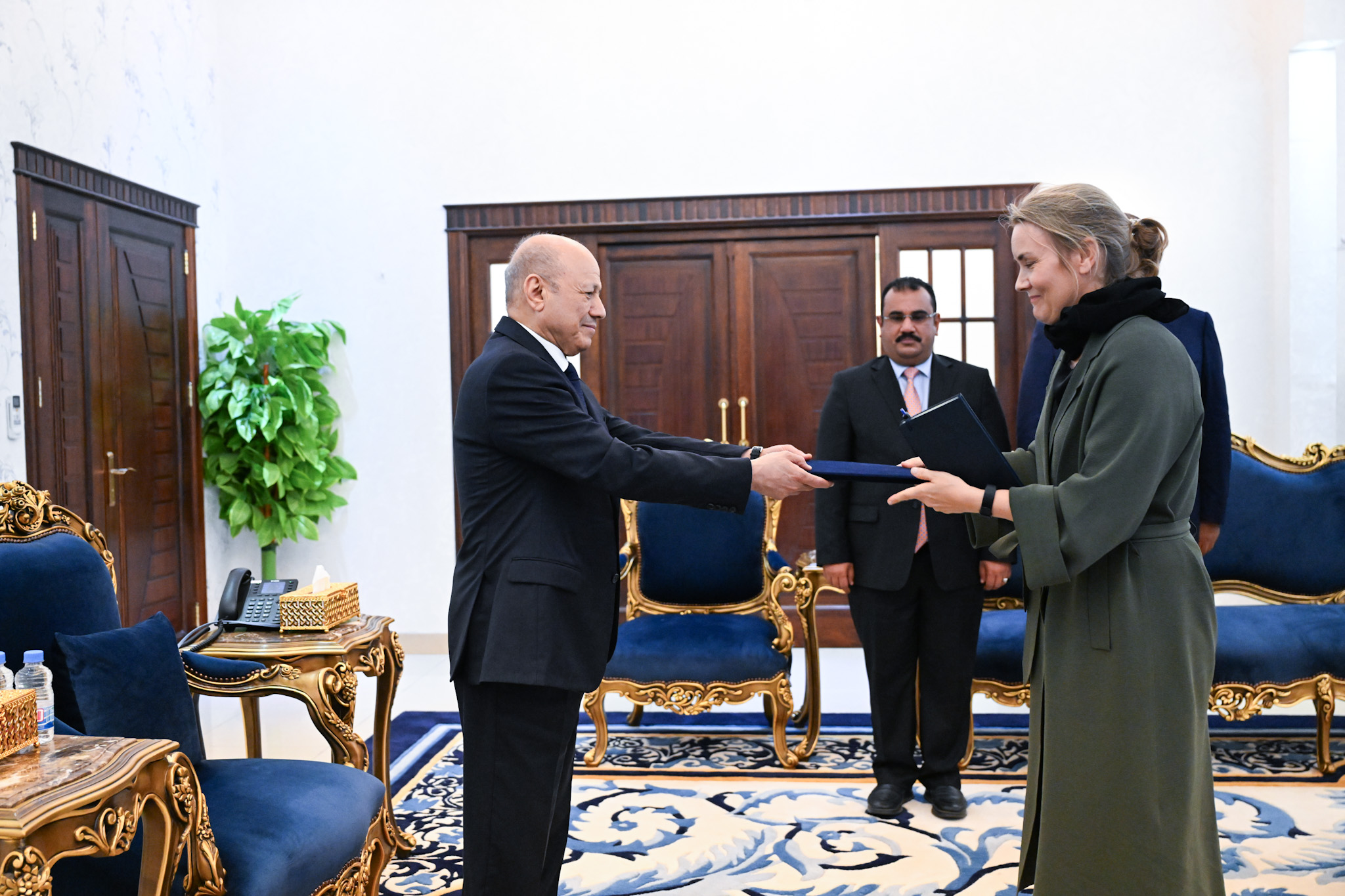 PRESIDENT AL-ALIMI RECEIVES CREDENTIALS FROM NEWLY APPOINTED AMBASSADOR OF FINLAND Tue ، 12 Sep 2023