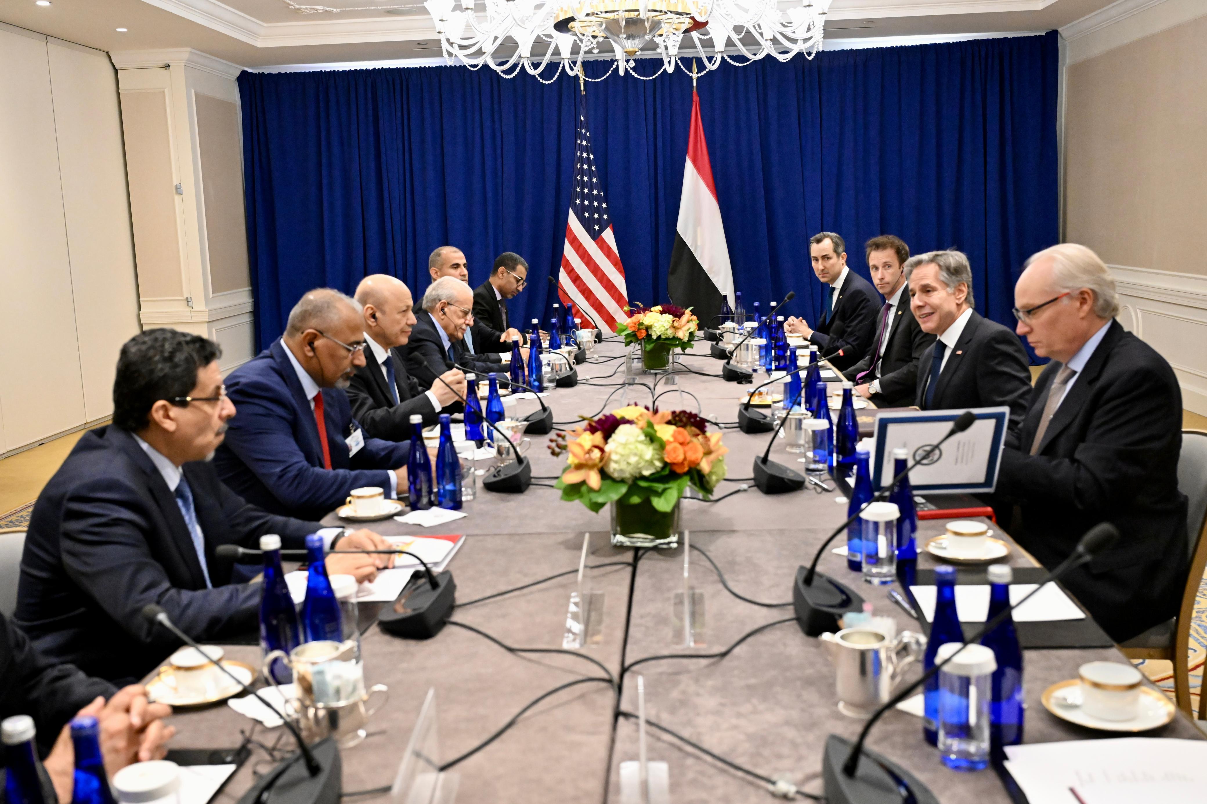 PRESIDENT OF THE PRESIDENTIAL LEADERSHIP COUNCIL DISCUSSES WITH THE US SECRETARY OF STATE BILATERAL RELATIONS AND OPPORTUNITIES TO REVIVE PEACE IN YEMEN Mon ، 18 Sep 2023