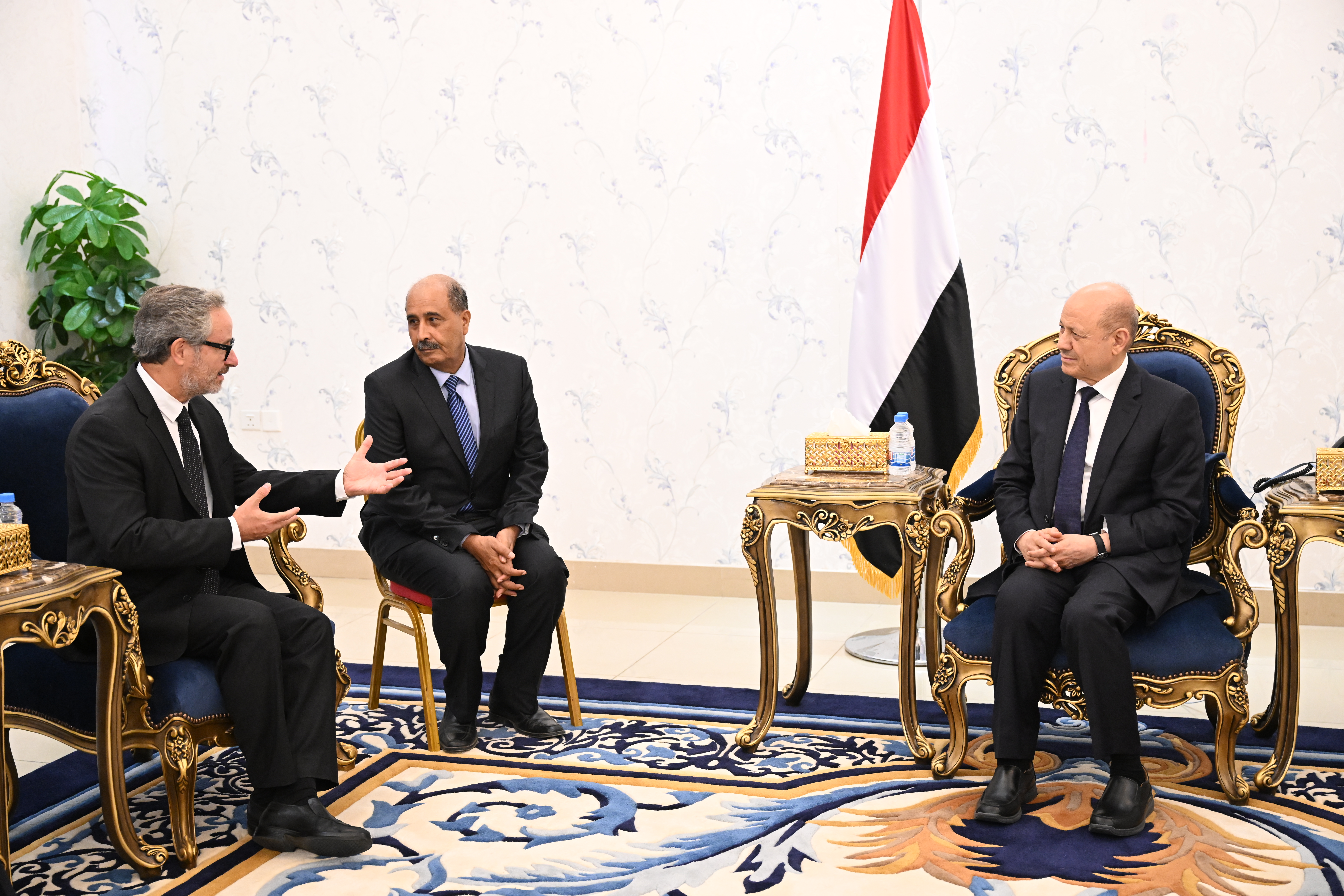 PRESIDENT AL-ALIMI RECEIVES AMBASSADORS OF EU IN ADEN Tue ، 12 Sep 2023 