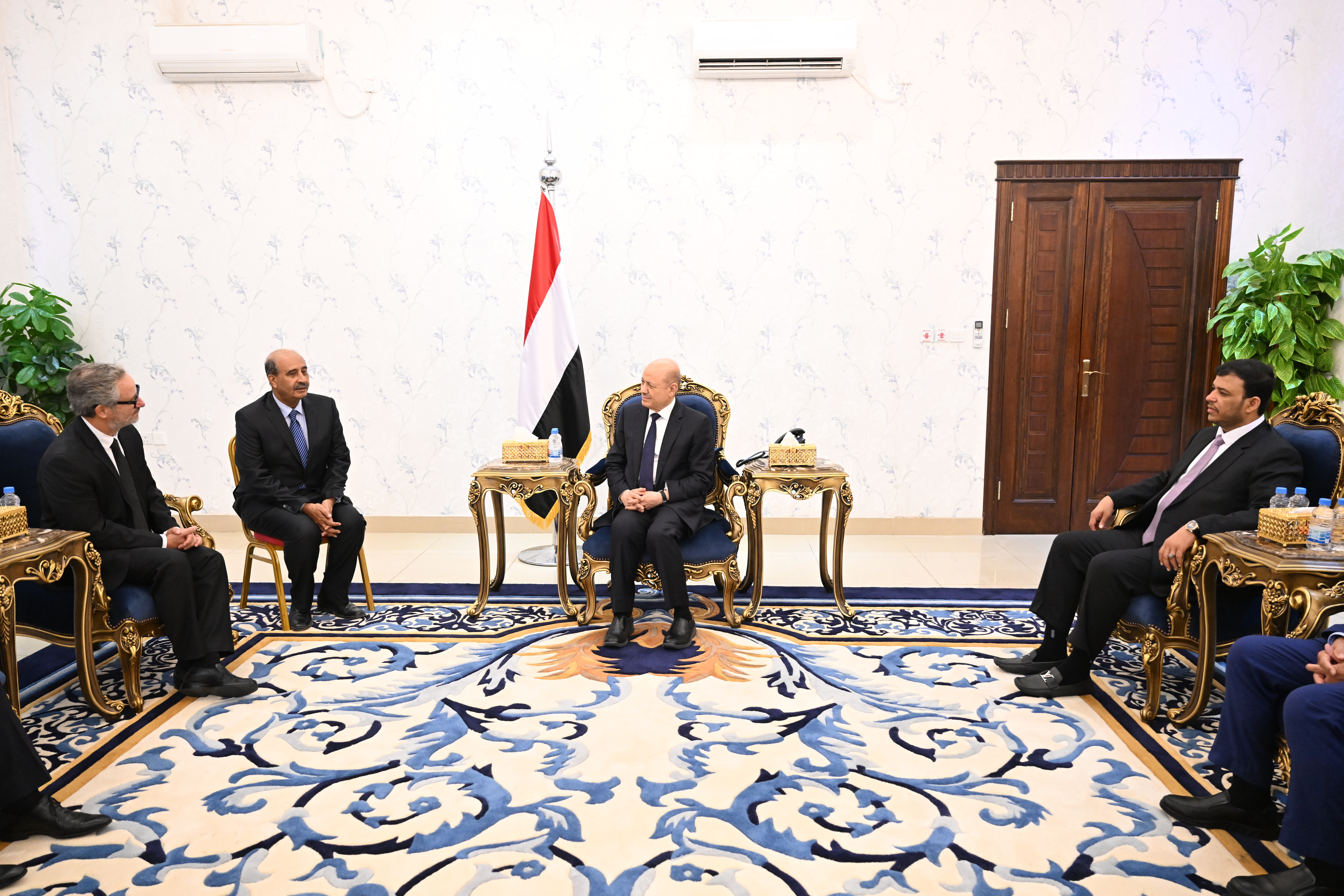 PRESIDENT AL-ALIMI RECEIVES AMBASSADORS OF EU IN ADEN Tue ، 12 Sep 2023 