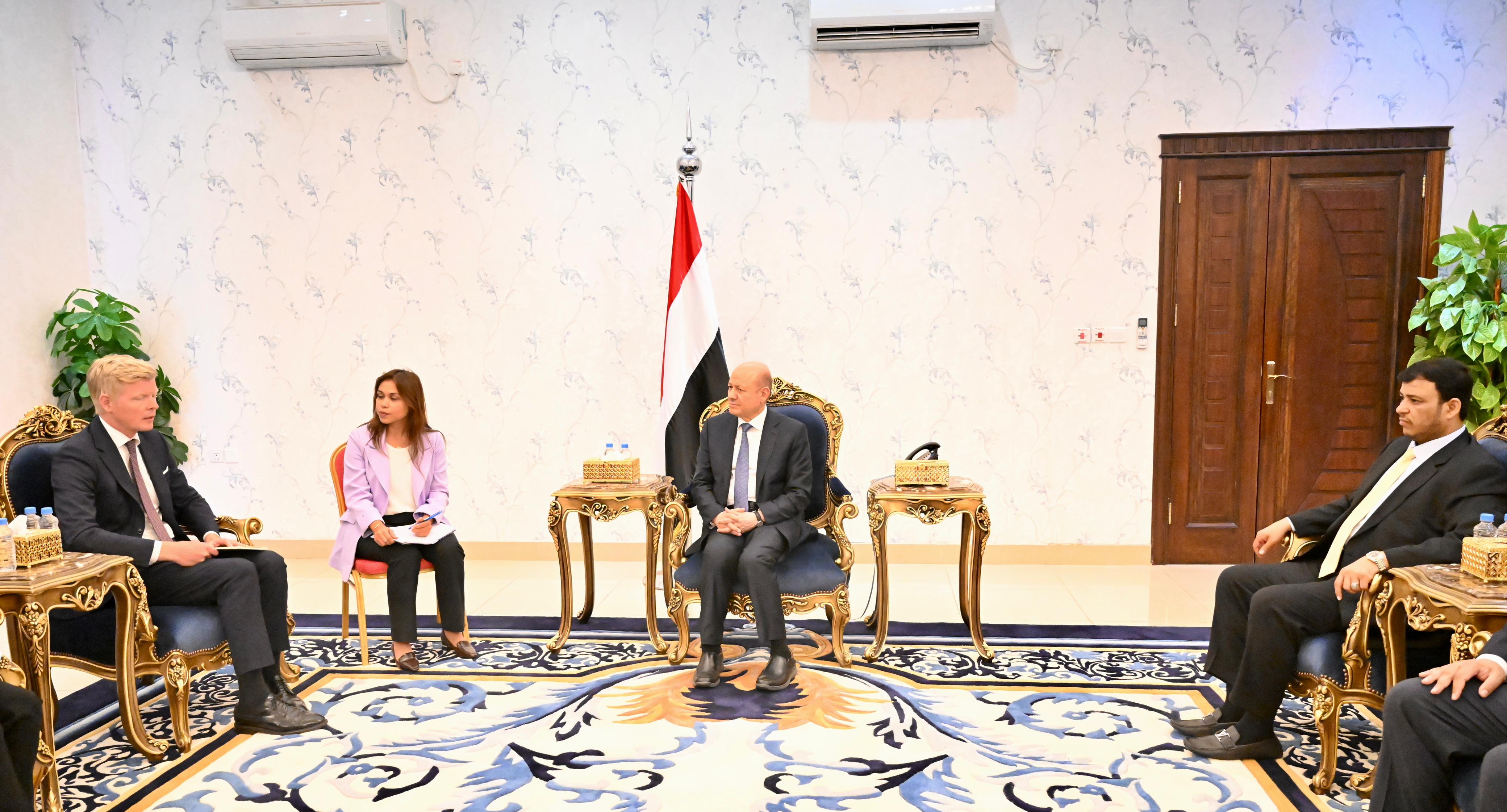 PRESIDENT AL-ALIMI RECEIVES UN'S SPECIAL ENVOY IN ADEN Tue ، 29 Aug 2023