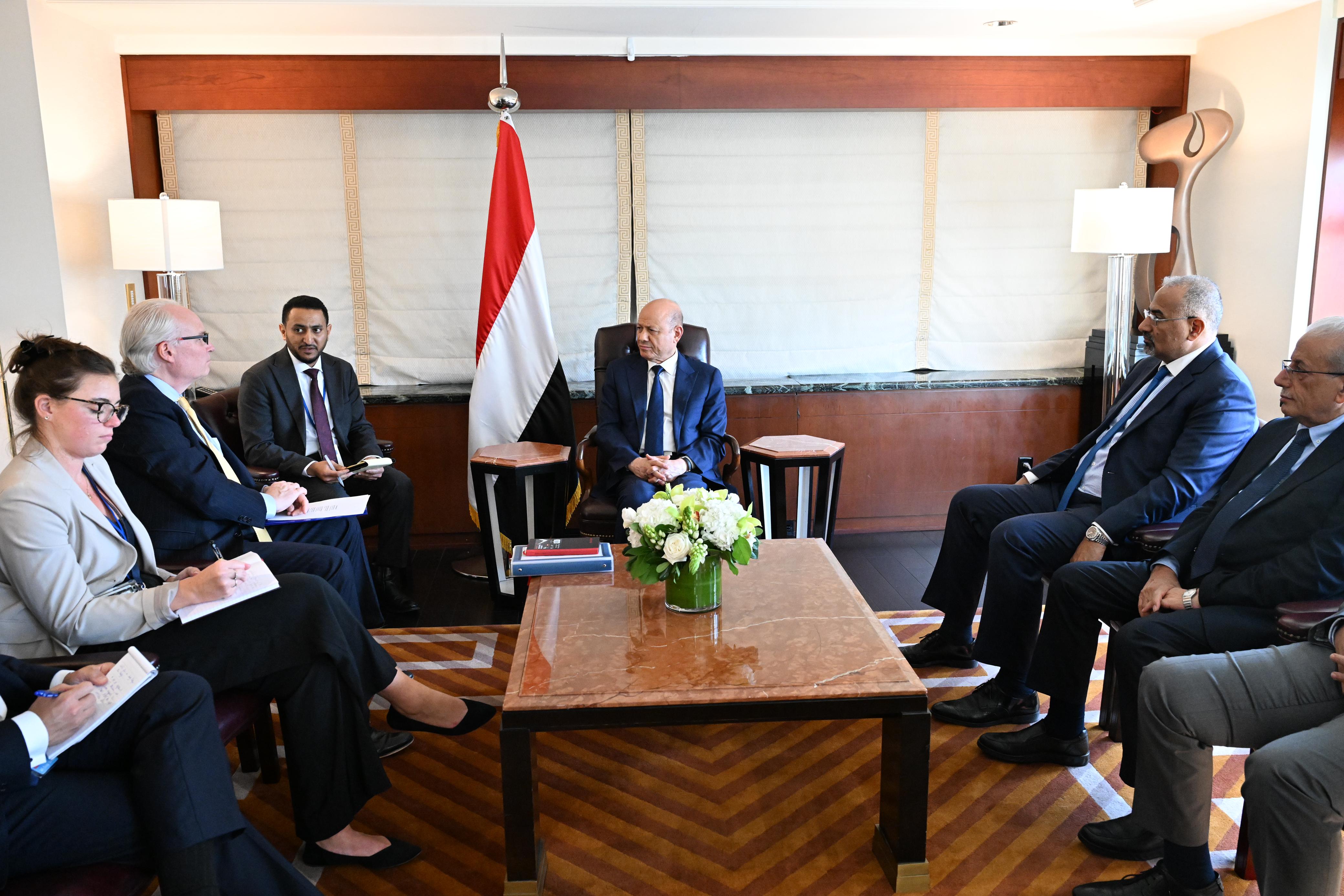 PRESIDENT AL-ALIMI RECEIVES US ENVOY FOR YEMEN Thu ، 21 Sep 2023 