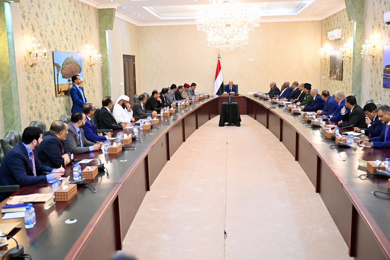 President Al-Alimi chairs a joint meeting of Government and Governorates’ Governors