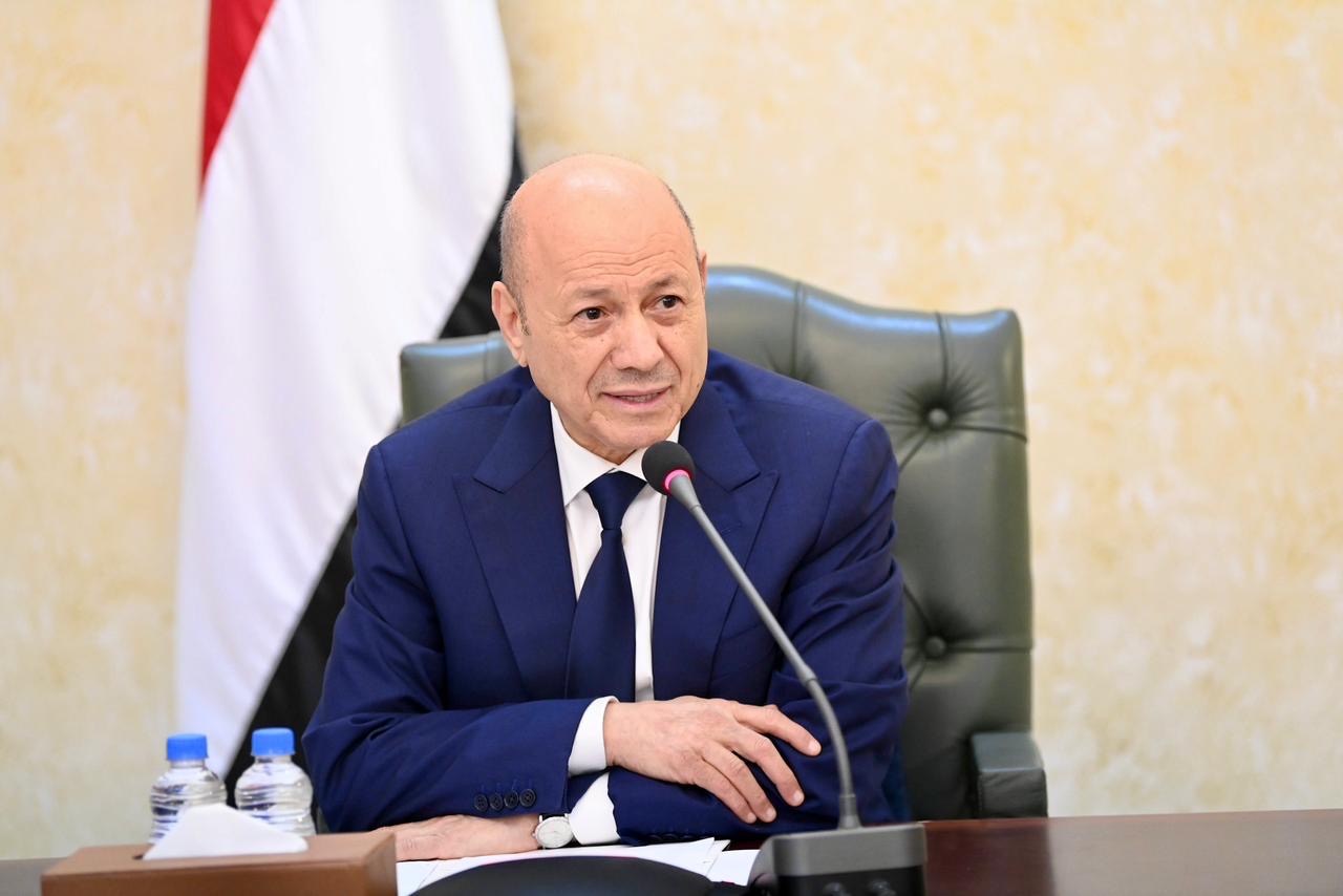 PRESIDENT AL-ALIMI CHAIRS A JOINT MEETING OF GOVERNMENT AND GOVERNORATES’ GOVERNORS Thu ، 28 Mar 2024 