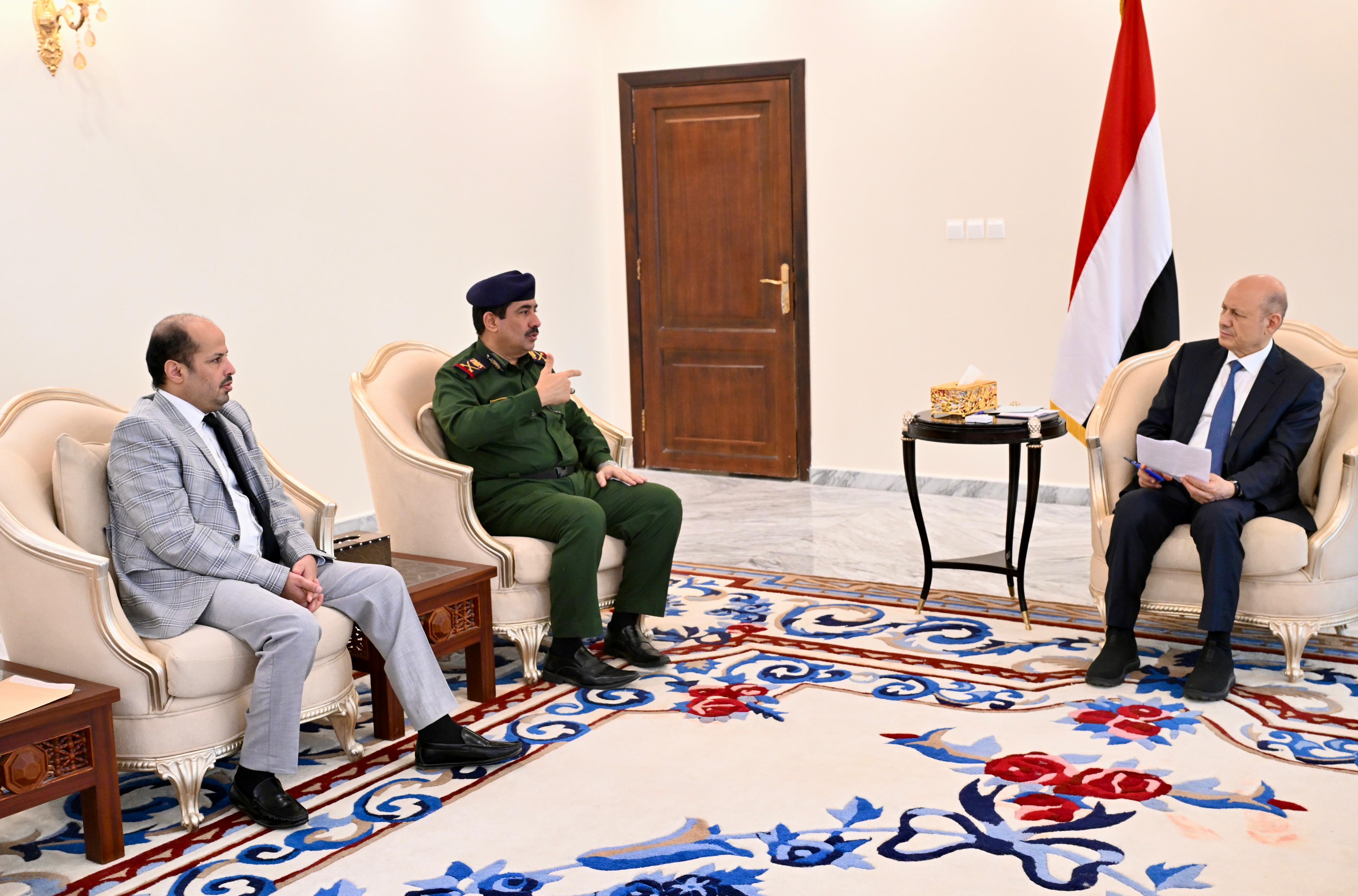 PRESIDENT AL-ALIMI HOLDS A MEETING WITH FACT-FINDING COMMITTEE ON HOUTHI’S CRIME IN AL-BAYDA  20 Mar 2024