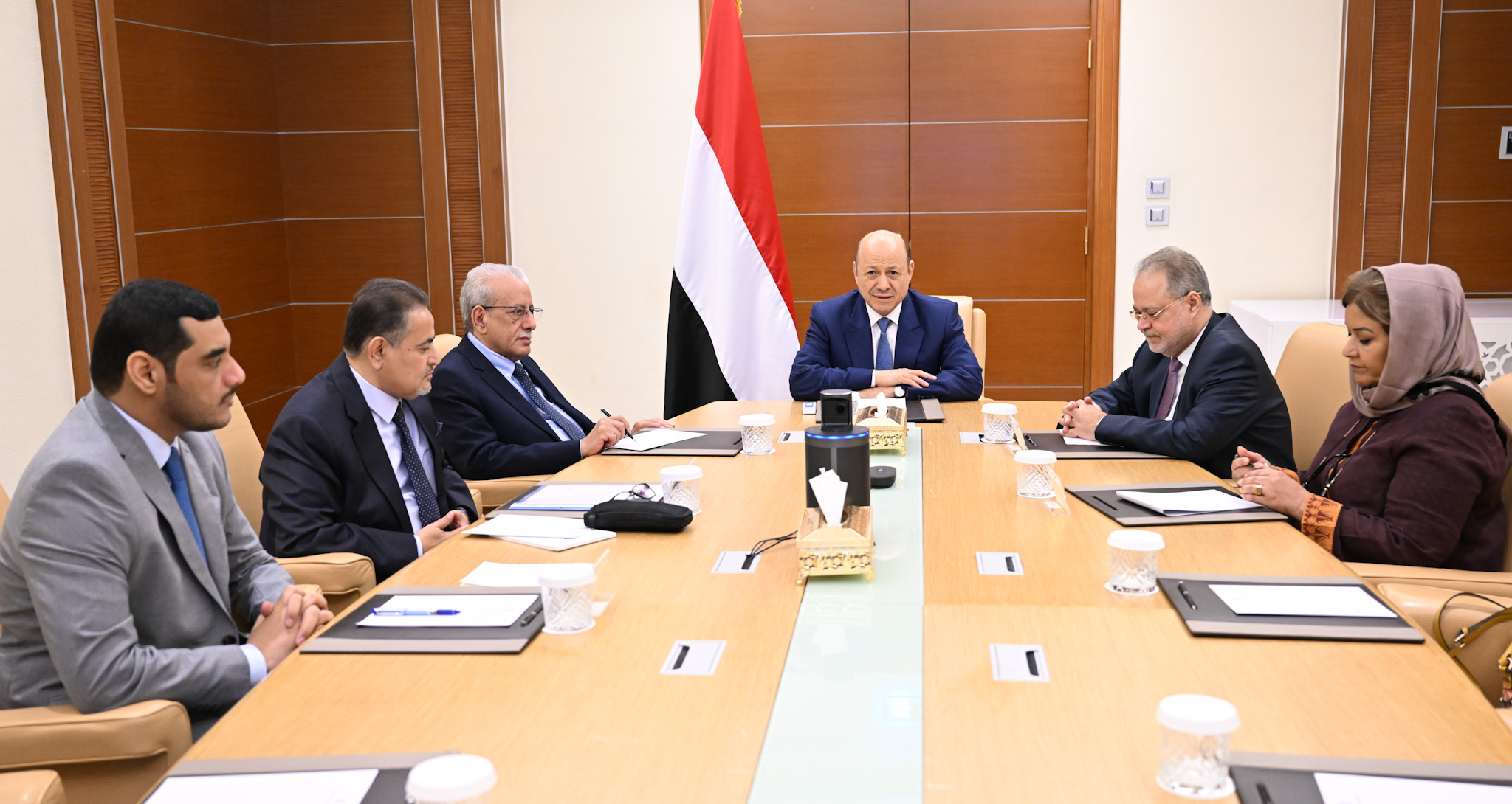  The Chairman of the Presidential Leadership Council meets with the Presidency of the Consultation and Reconciliation Commission 