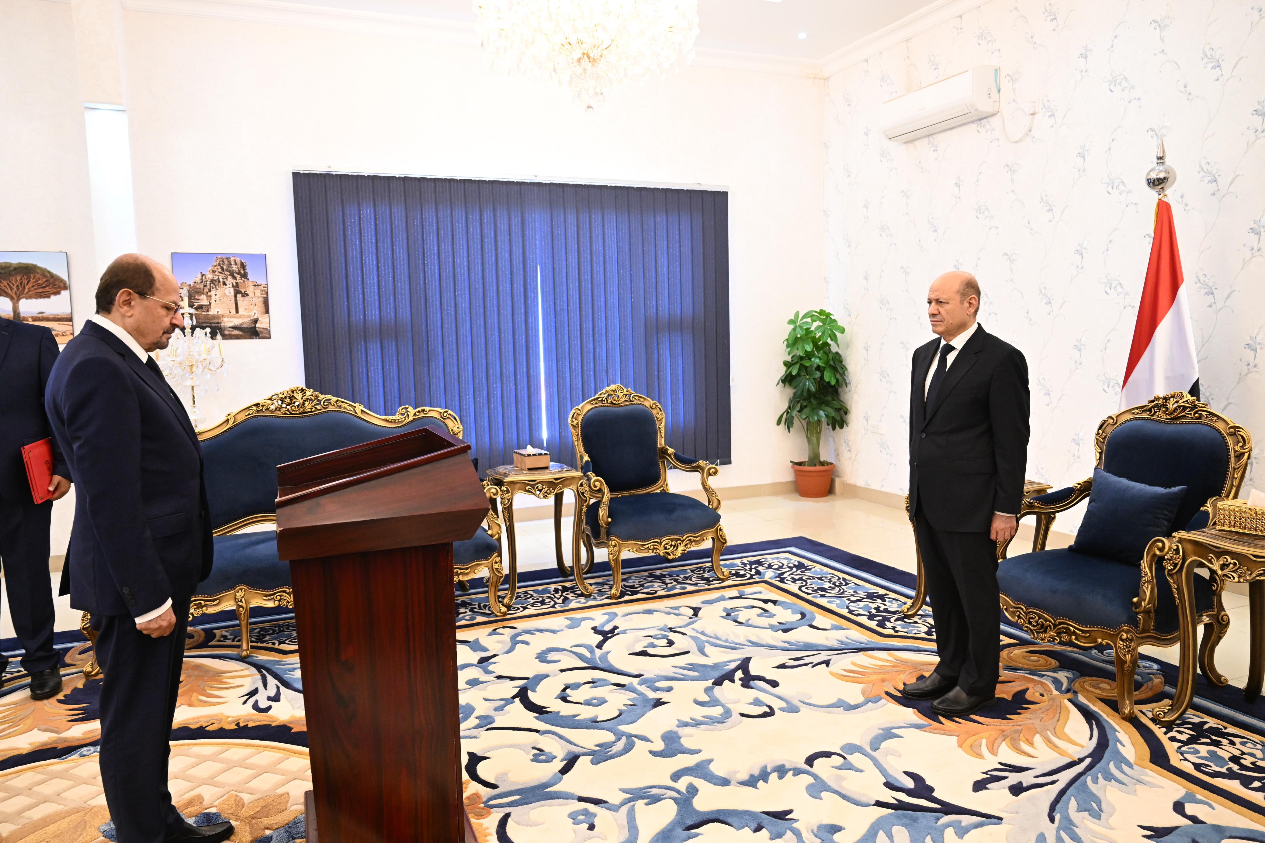 وزير الخارجية يؤدي اليمين أمام فخامة رئيس مجلس القيادة 