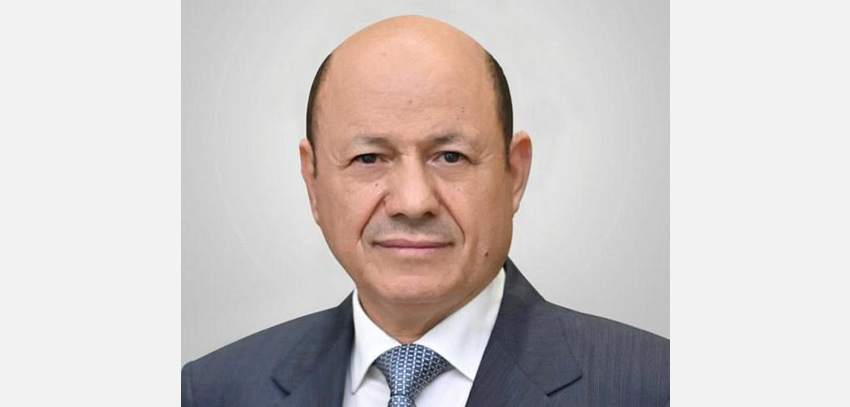 رئيس مجلس القيادة يعزي السفير محمد الميتمي
