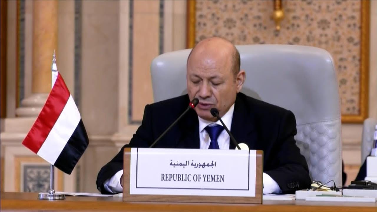 رئيس مجلس القيادة يؤكد الموقف اليمني الداعم للشعب الفلسطيني والرفض المطلق لتصفية قضيته العادلة