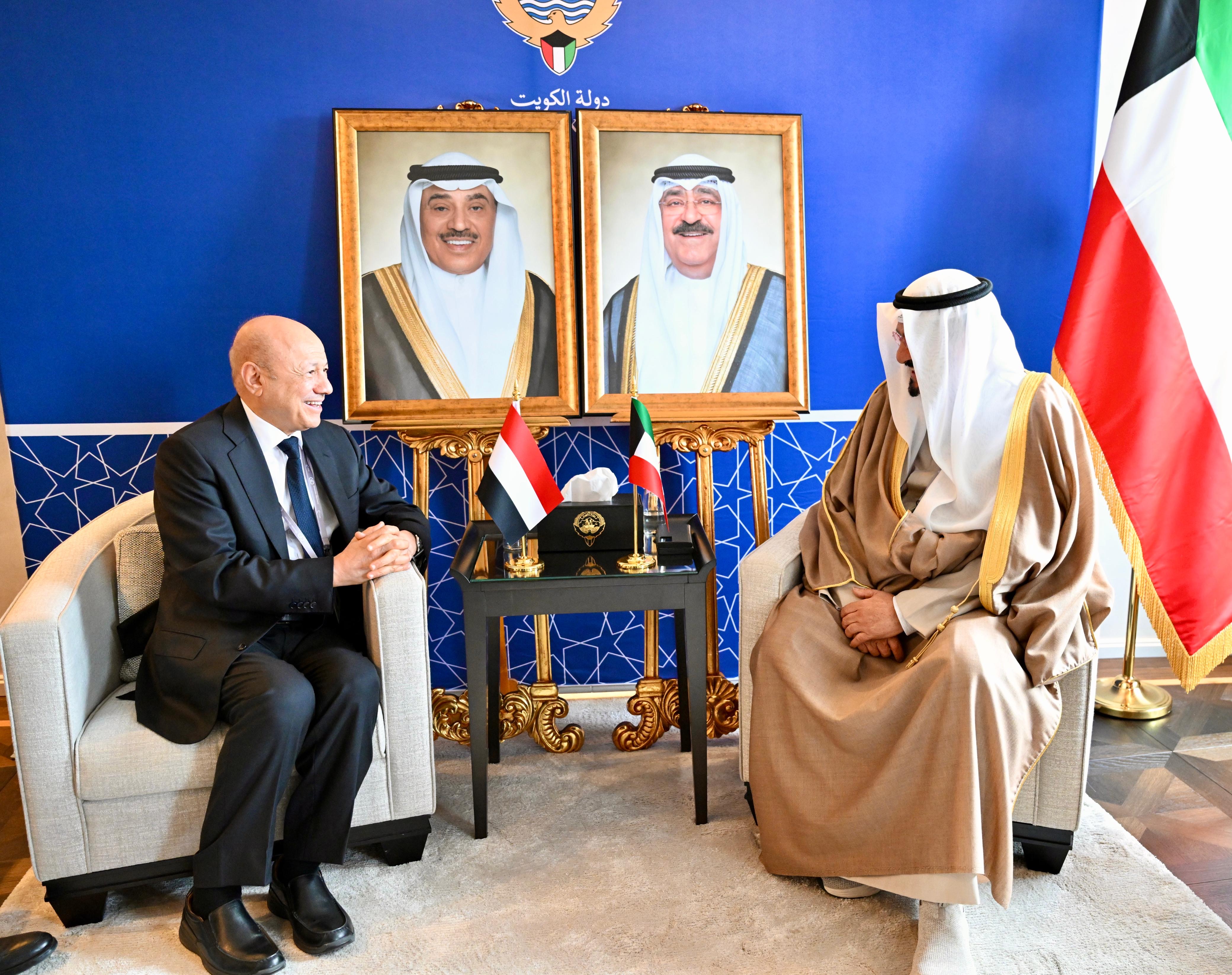 لقاء فخامة الرئيس العليمي مع وزير خارجية دولة الكويت على هامش أعمال مؤتمر ميونيخ للأمن الدولي 