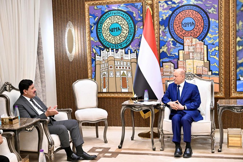 رئيس مجلس القيادة يؤكد مضي الدولة في تفكيك منظومة الإفلات من العقاب