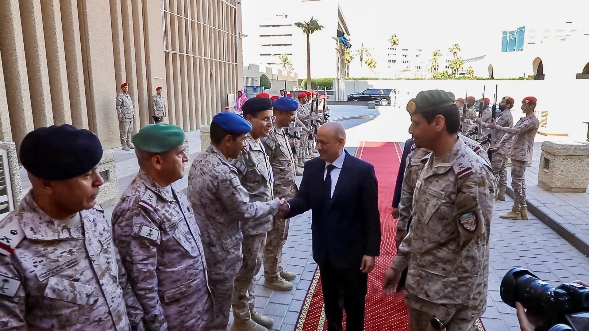 فخامة الرئيس يزور مقر قيادة القوات المشتركة 