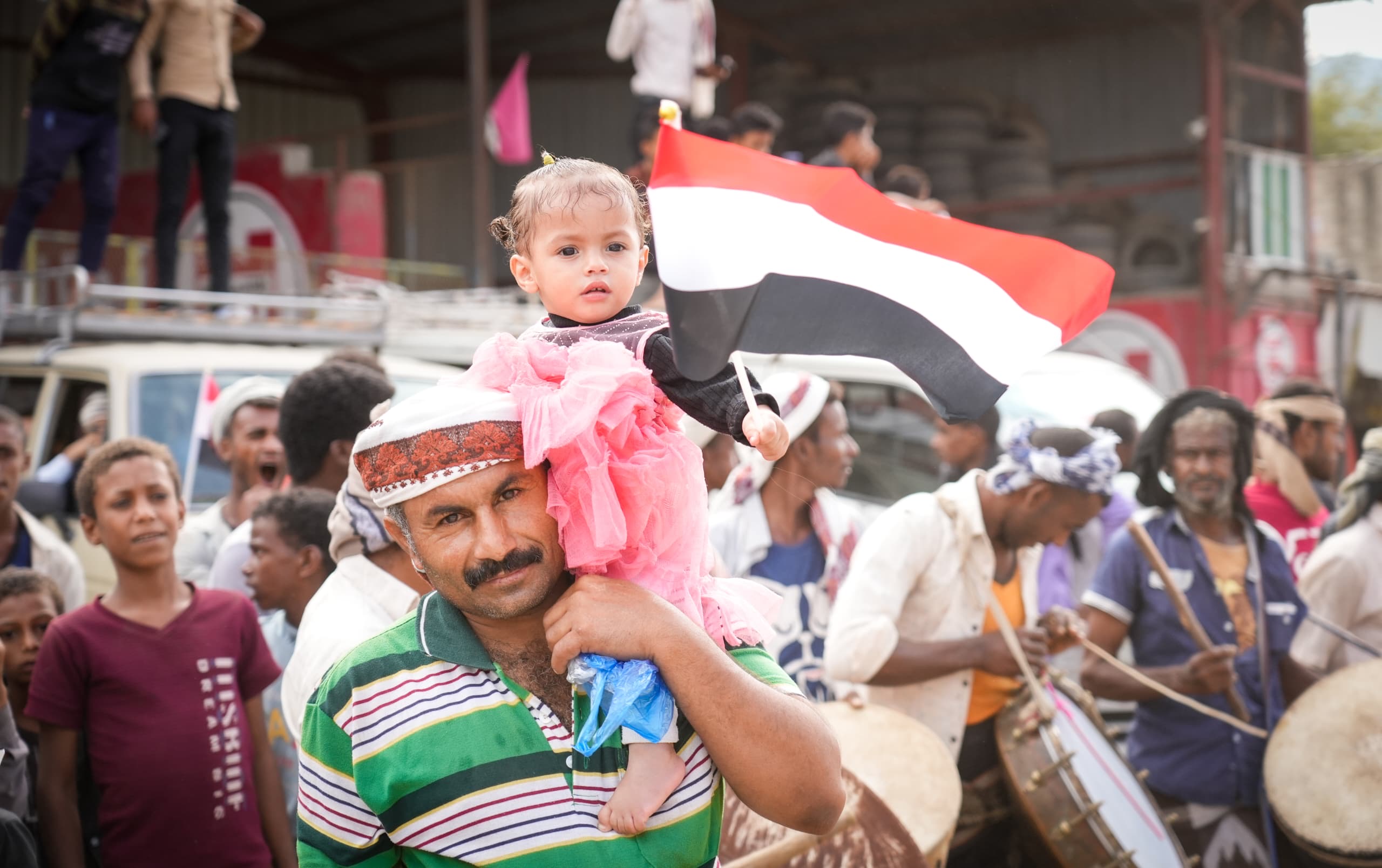 الاستقبال الشعبي لفخامة الرئيس في تعز (2)