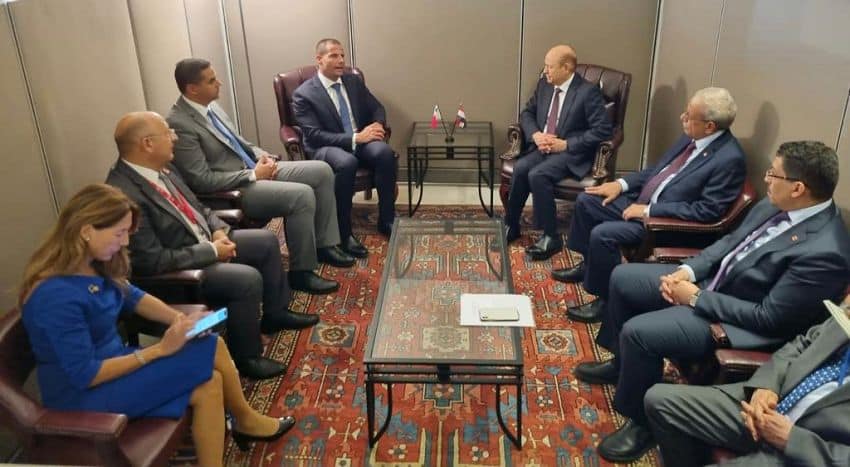 رئيس مجلس القيادة الرئاسي يلتقي رئيس الوزراء المالطي للبحث في سبل إحياء مسار السلام
