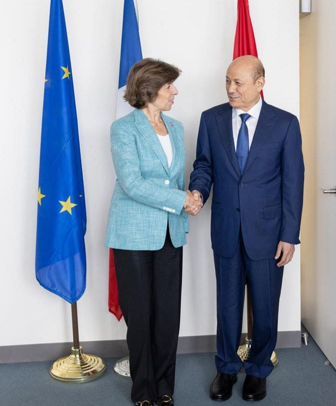 رئيس مجلس القيادة الرئاسي يلتقي وزيرة الخارجية الفرنسية