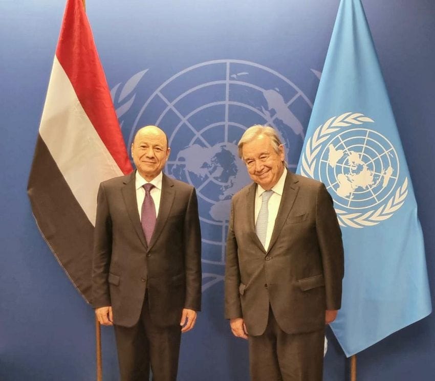 رئيس مجلس القيادة الرئاسي يبحث وأمين عام الأمم المتحدة جهود السلام ومستجدات الوضع اليمني