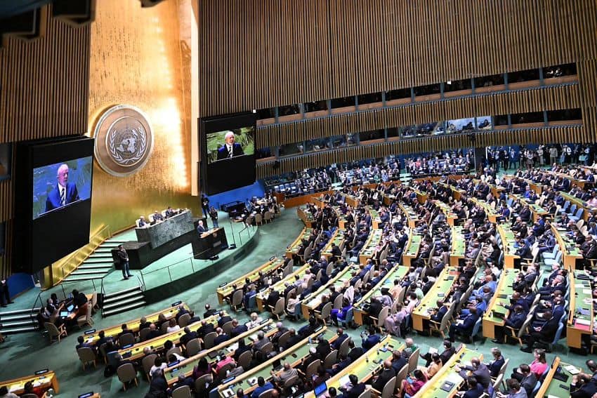 رئيس مجلس القيادة وعضو المجلس عيدروس الزبيدي يشاركان في الجلسة الافتتاحية للجمعية العامة للأمم المتحدة الثلاثاء ، 19 سبتمبر 2023