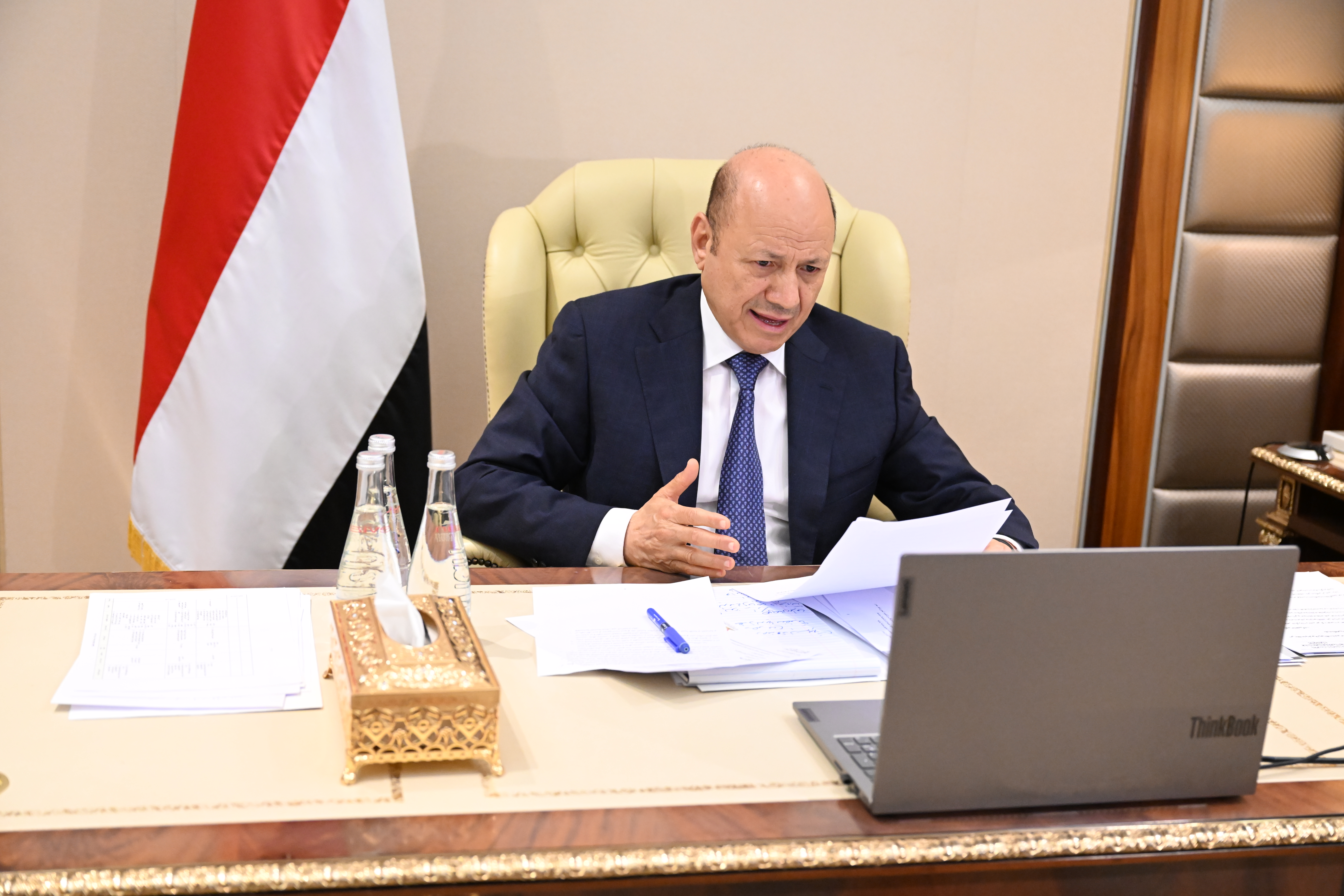 مجلس القيادة الرئاسي يواصل مناقشة الأوضاع المحلية وتداعيات الهجمات الإرهابية الحوثية