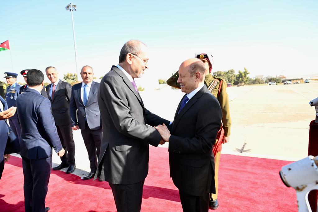 رئيس مجلس القيادة يصل إلى الأردن 28 نوفمبر2022